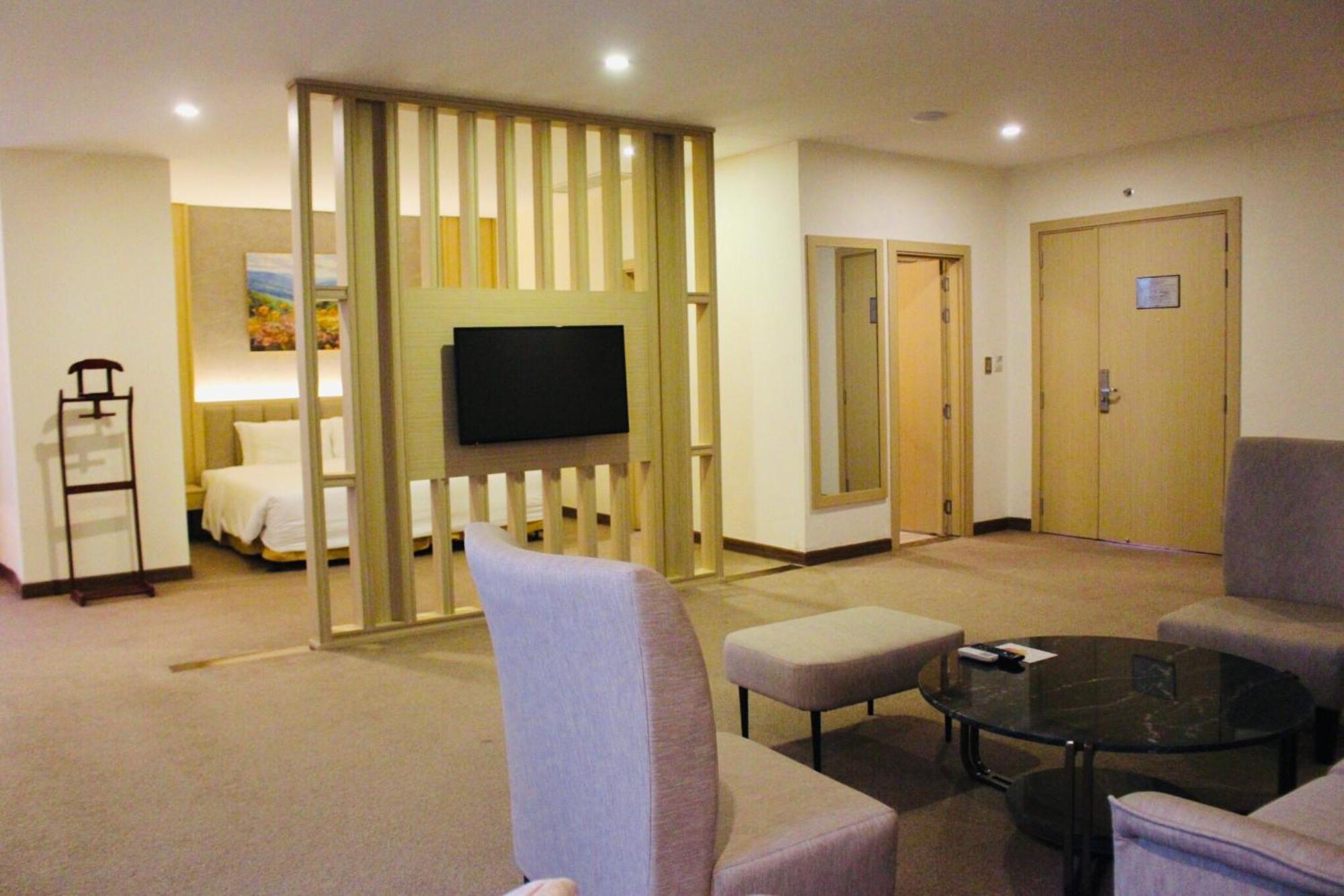 Muong Thanh Grand Quang Tri Hotel מראה חיצוני תמונה